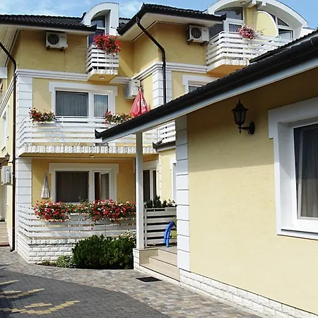 Bella Hotel